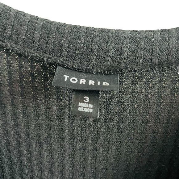 Torrid Black Button-Down Short Sleeve Top - Picture 4 of 4